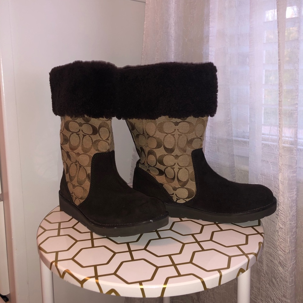 Coach boots size 7.5!!! 👢